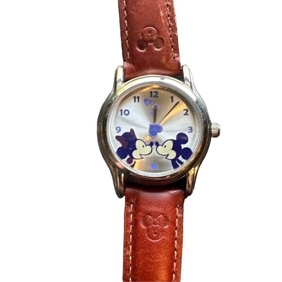 Lot of 5 Mickey Mouse Minnie Mouse Vintage watches unknown if working - Picture 10 of 12